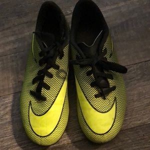 Nike soccer cleats kids size 3Y